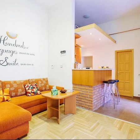 All In 10 Apartment, Bp Downtown Ac Budapest Esterno foto