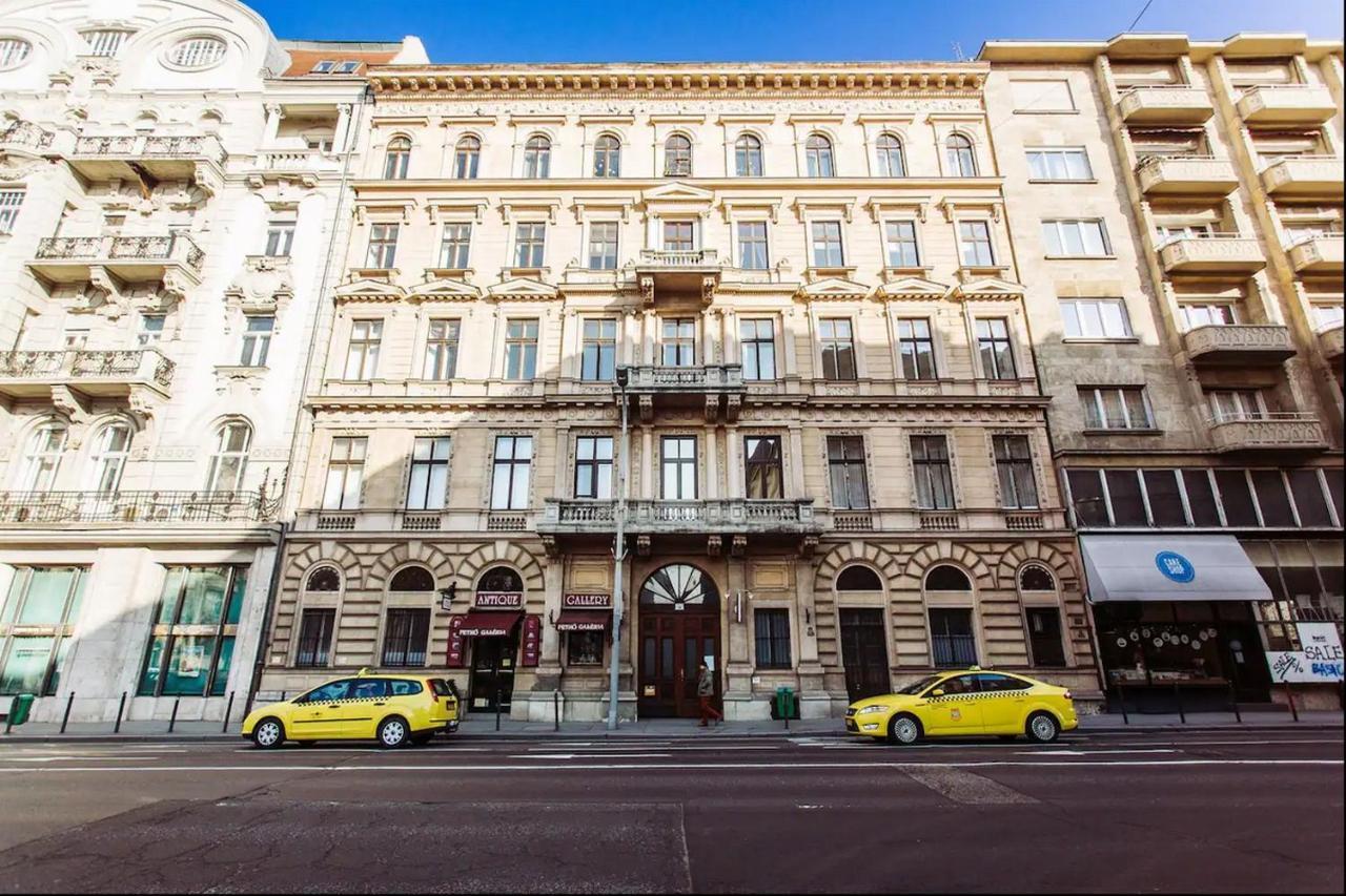 All In 10 Apartment, Bp Downtown Ac Budapest Esterno foto